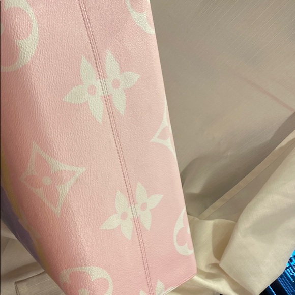 LV Pastel Giant Monogram Escale OnTheGo GM Silver Hardware, 2020 #FL0270 - Picture 5 of 12